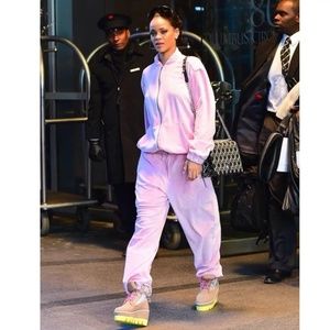 Meet your Posher, Misti